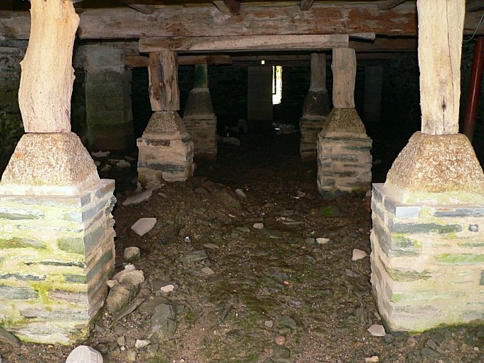 Lerryn Old Red Store