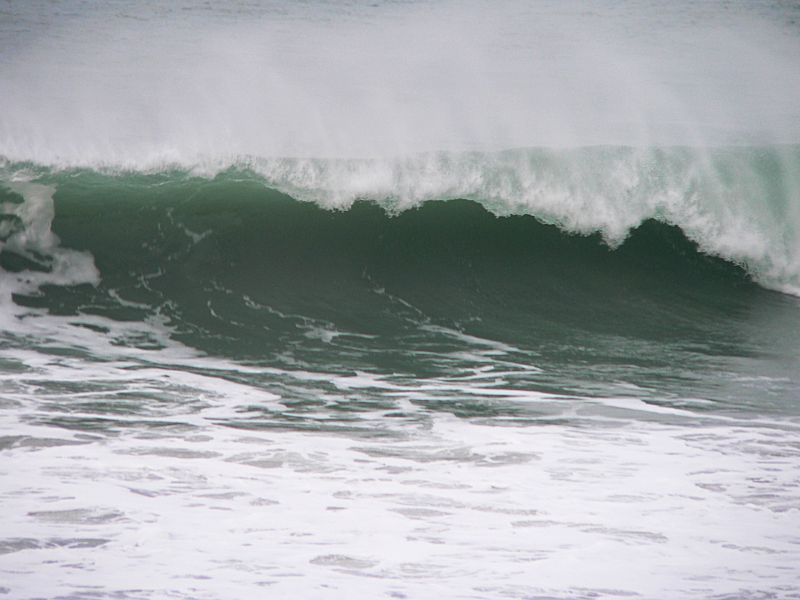 Breaking Seas Trevaunance Cove